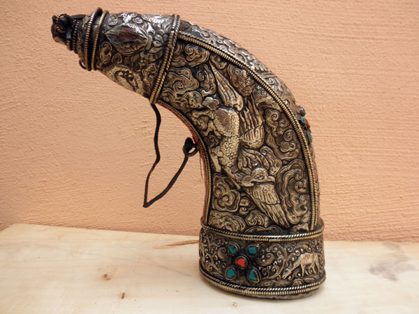 Antique silver gunpowder horn. Tibet. Foto 1