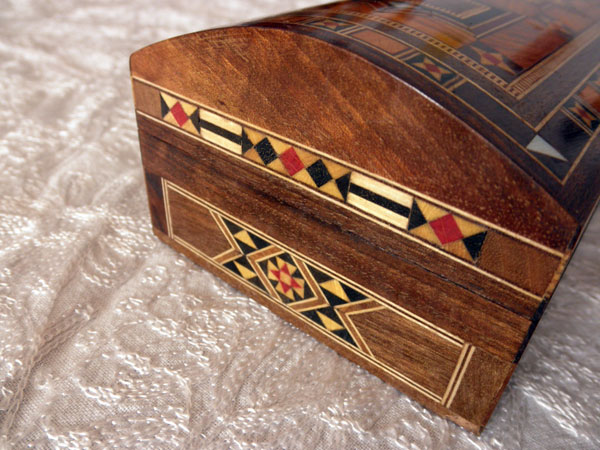 Damascene wooden inlay pencil box.. Foto 2