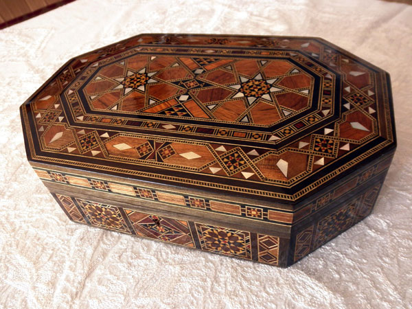 Damascene wooden inlay box. Foto 1