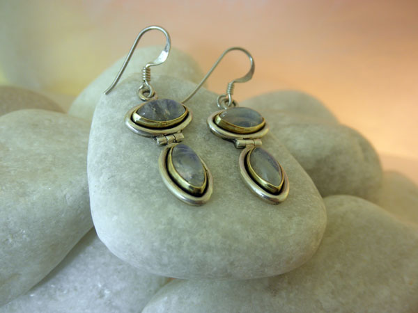 Ethnic Sterling silver and Moonstone earrings.. Foto 2