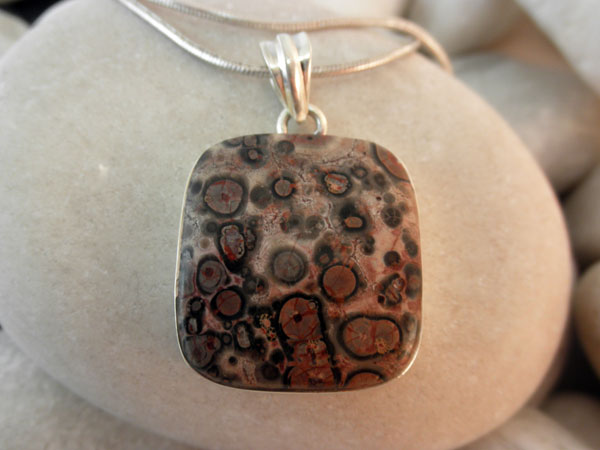 Colgante artesanal de plata y agata leopardo de Mexico.. Foto 1