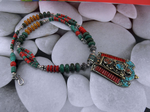 Collar etnico artesanal tibetano.. Foto 2