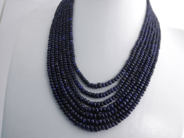 Sri Lanka Sapphires necklace with a Silver clasp.. Foto 2