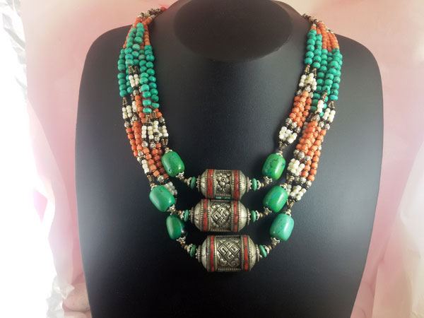 Antique Tibetan traditional necklace. 109 eur. Jewellery