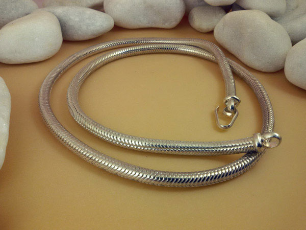 Sterling silver artisanal chain.. Foto 2