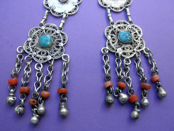 Pendientes artesanales etnicos de plata. Foto 3
