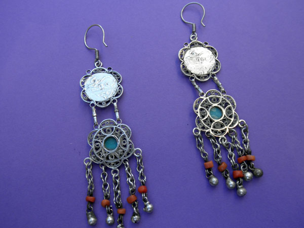Pendientes artesanales etnicos de plata. Foto 4