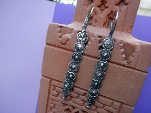 Pendientes artesanales etnicos de plata. Foto 1