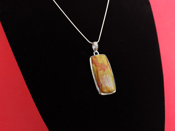 Ethnic Sterling silver and Jasper pendant.. Foto 1