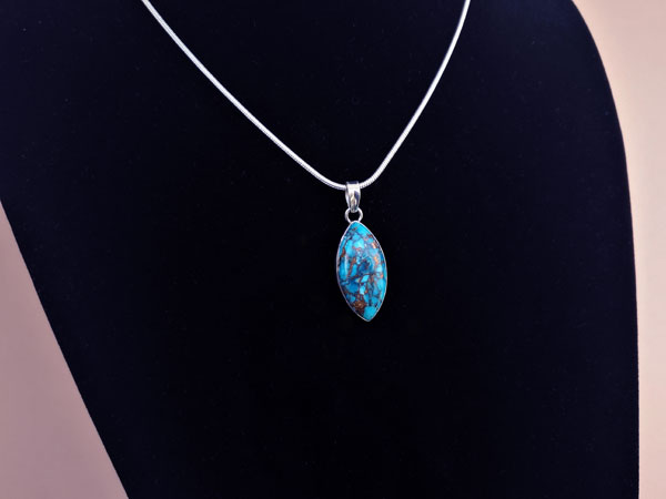 American "mohave" Turquoise and Sterling silver pendant.. Foto 2