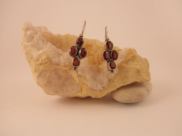 Pendientes artesanales de plata y Granates.. Foto 1