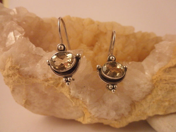 Pendientes artesanales de plata y Cuarzo cetrino.. Foto 1