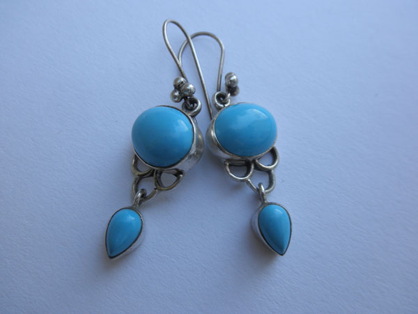 Pendientes artesanales de plata y turquesa.. Foto 1
