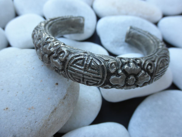 Pulsera etnica tradicional Tibetana. Foto 1