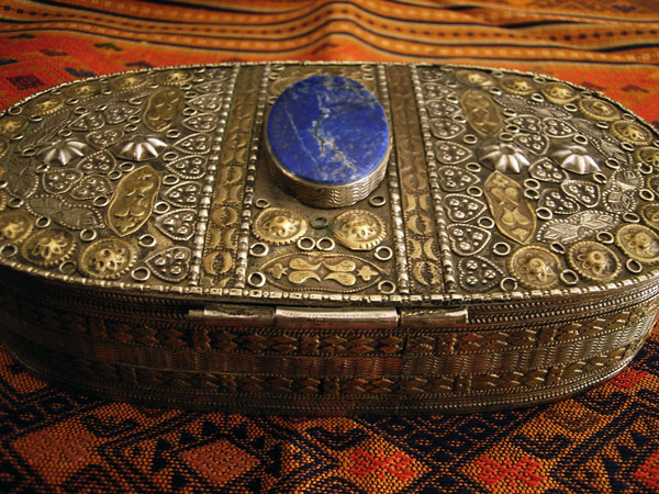 Antique handmade silver and bronze box from Tajikistan. Foto 3