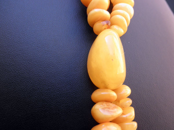 Collar de ambar  "Cera de abeja". Foto 3