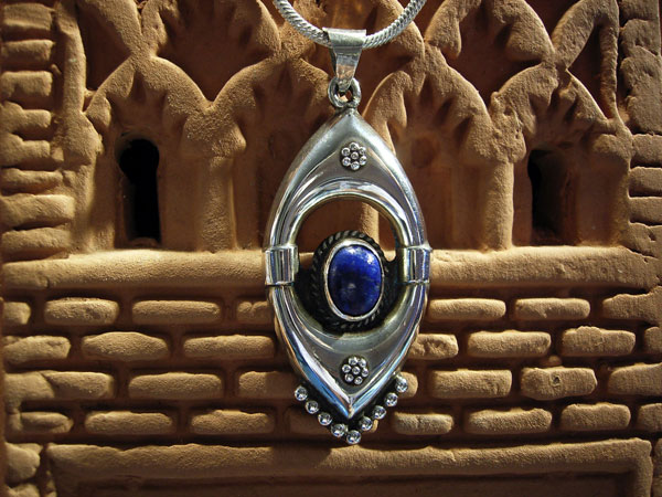 Colgante de plata y Lapis lazuli. Foto 1