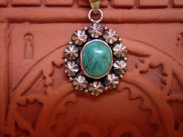 Colgante etnico de plata y turquesa. Foto 1