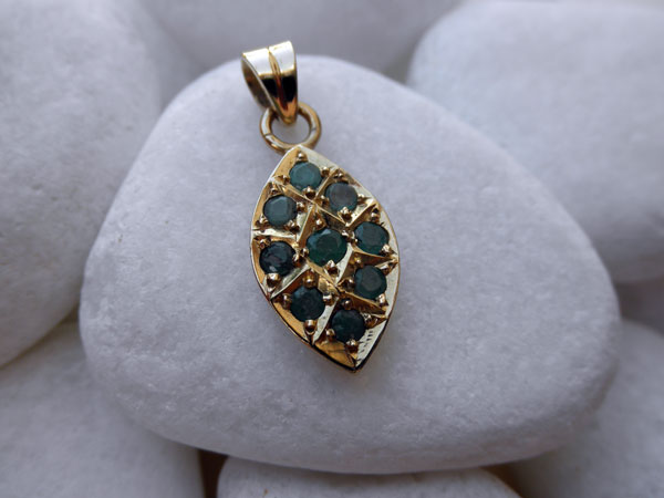 Emerald Gemstones pendant. Foto 1
