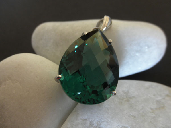 Colgante de plata y amatista verde.. Foto 1