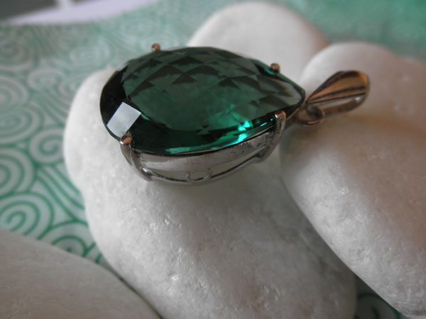 Colgante de plata y amatista verde.. Foto 2