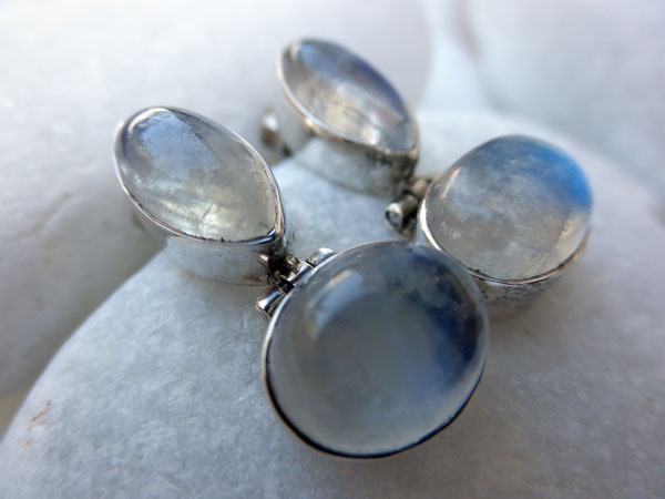 Pendientes de plata y Piedra de luna. Foto 2