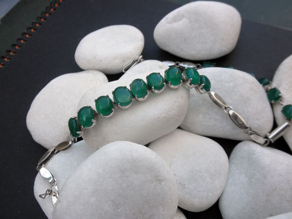Collar y pulsera artesanal de plata y jade. Foto 2