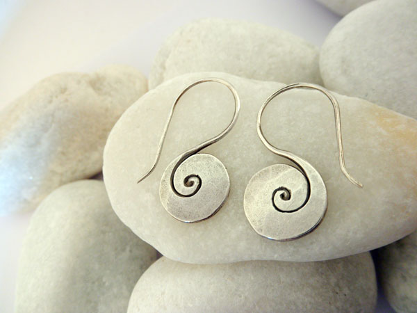 Karen traditional Sterling silver earings. Foto 1