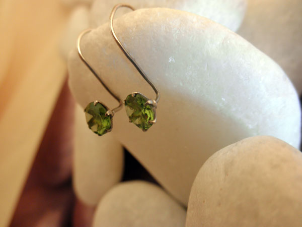 Pendientes de plata y Peridoto (Olivina). Foto 2