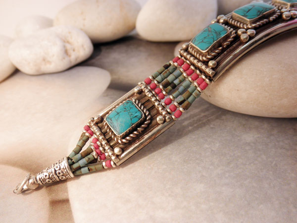 Pulsera etnica artesanal tibetana procedente de Nepal.. Foto 2