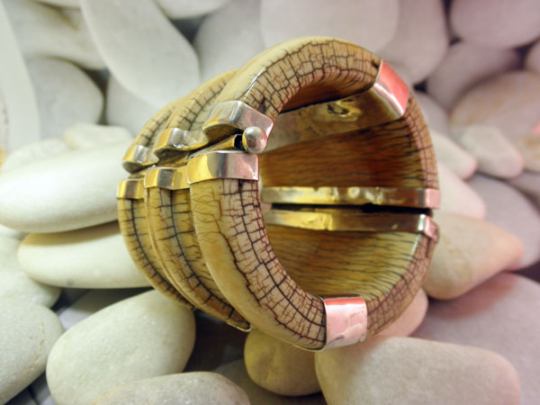 Antigua pulsera de marfil y plata.. Foto 4
