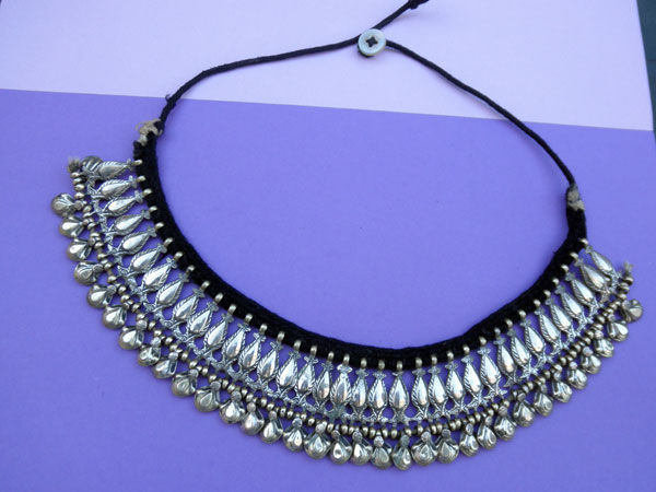 Collar etnico artesanal. Foto 1