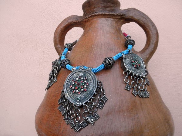 Collar etnico tradicional de Afghanistan. Foto 1