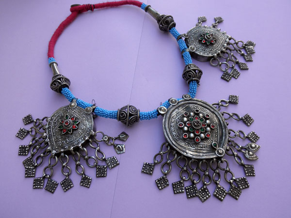 Collar etnico tradicional de Afghanistan. Foto 2