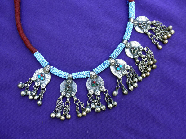 Collar etnico artesanal procedente de Afghanistan.. Foto 3