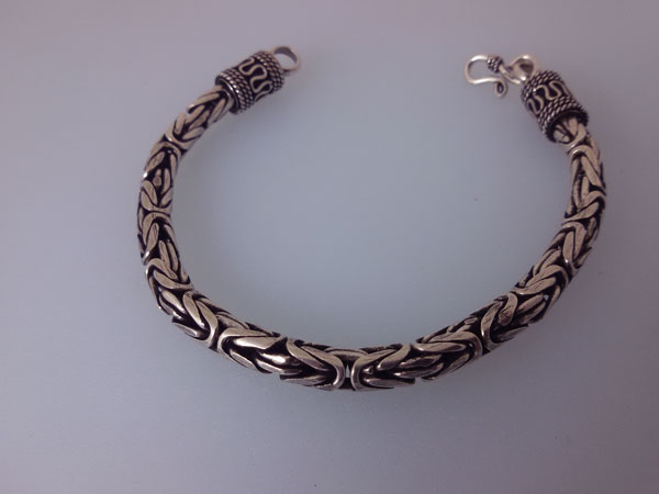 Sterling silver handcrafted bracelet from Bali.. Foto 1