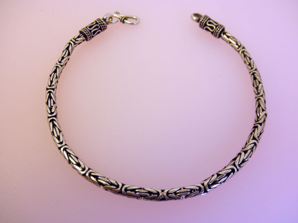 Sterling silver handcrafted bracelet from Bali.. Foto 1