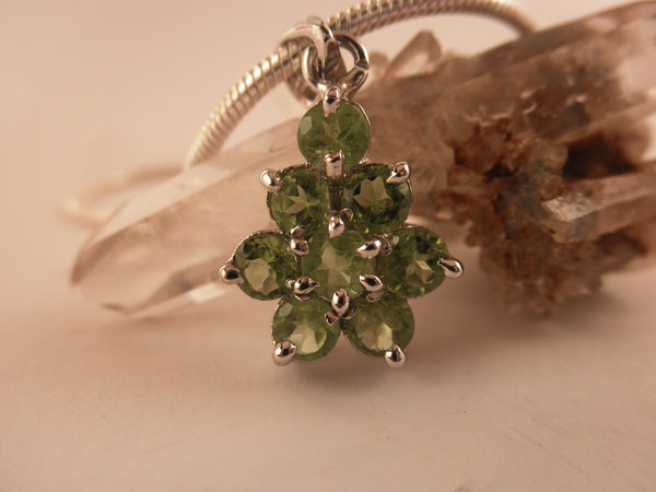 Sterling silver and Emeralds pendant.. Foto 1