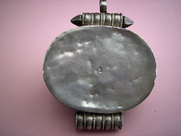 "Ga,u" Silver and turquoise pendant, Tibet. Foto 3