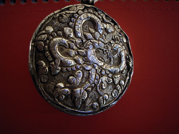 Antiguo colgante tradicional de plata afghano. Foto 3