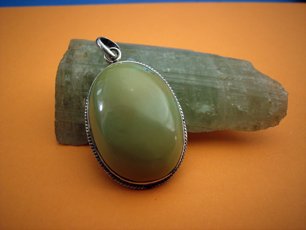 Bello colgante etnico de plata y Turquesa tibetana.. Foto 1