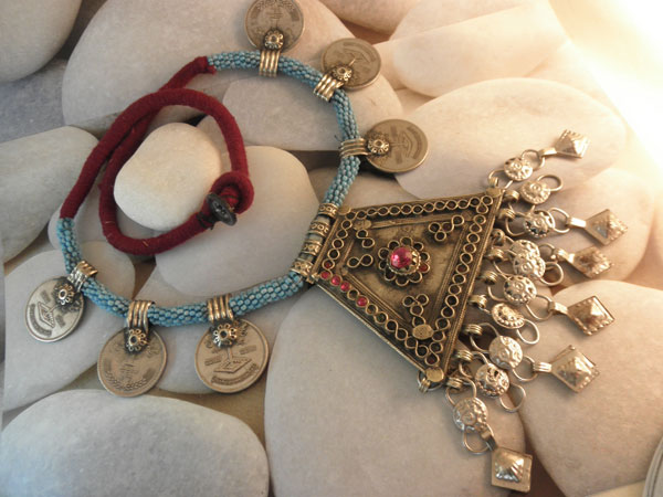 Collar etnico tradicional "Kuchi" Afghanistan.. Foto 1