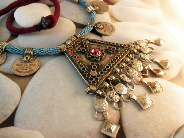 Collar etnico tradicional "Kuchi" Afghanistan.. Foto 2