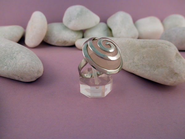 Handmade Sterling silver and Pink Quartz ring.. Foto 1