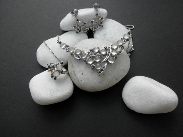 Vintage silver set with Adularias and Sapphires.. Foto 1
