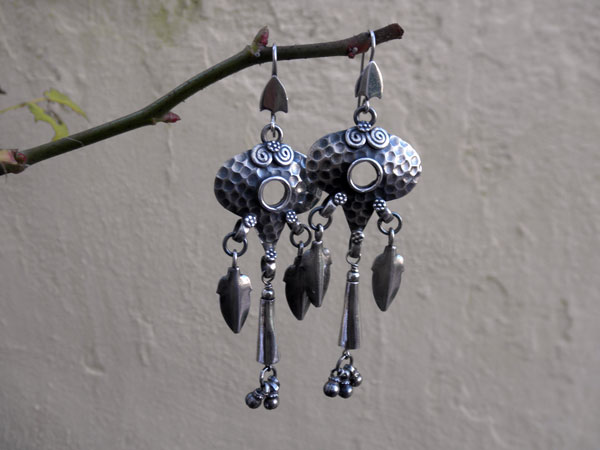 Pendientes etnicos artesanales de plata.. Foto 1