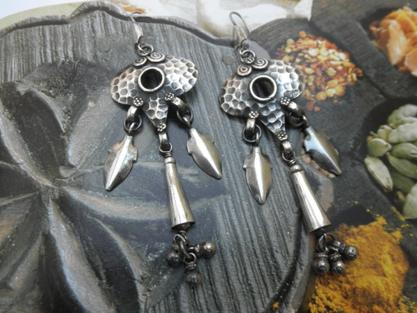 Pendientes etnicos artesanales de plata.. Foto 3