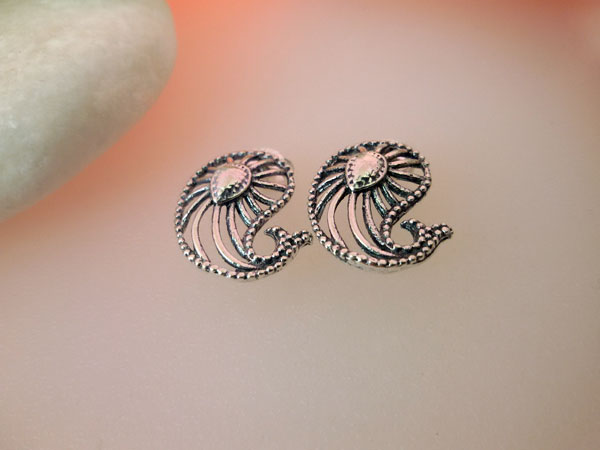 Sterling silver ethnic earrings.. Foto 1