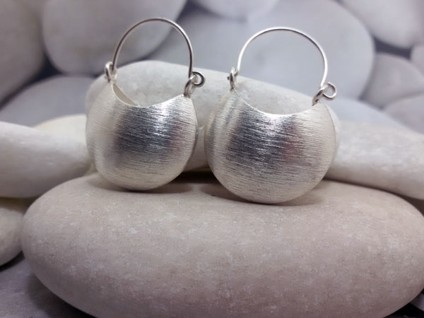 Ethnic Sterling silver earrings.. Foto 1