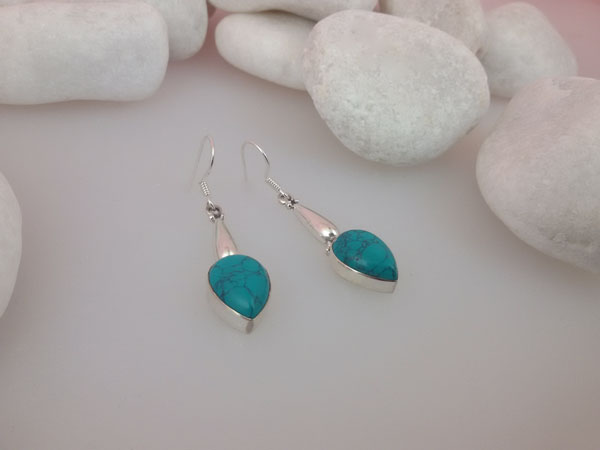 Turquoises and Sterling silver ethnic earrings.. Foto 2